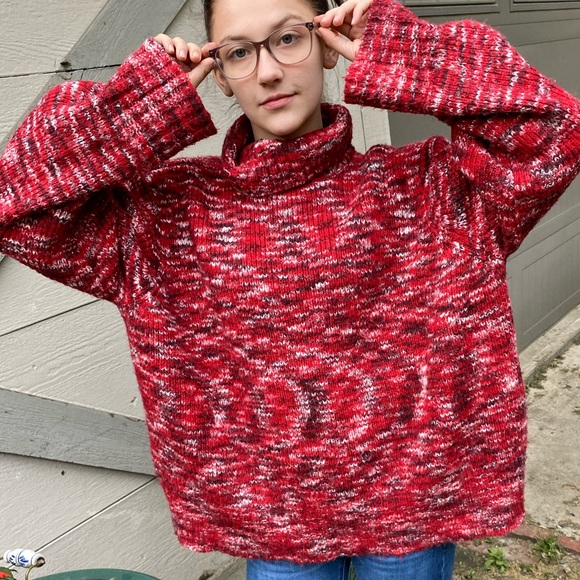 Venezia Jeans oversized red turtleneck sweater - Picture 6 of 8